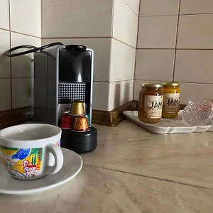 Appartamento Doxa, Sarti